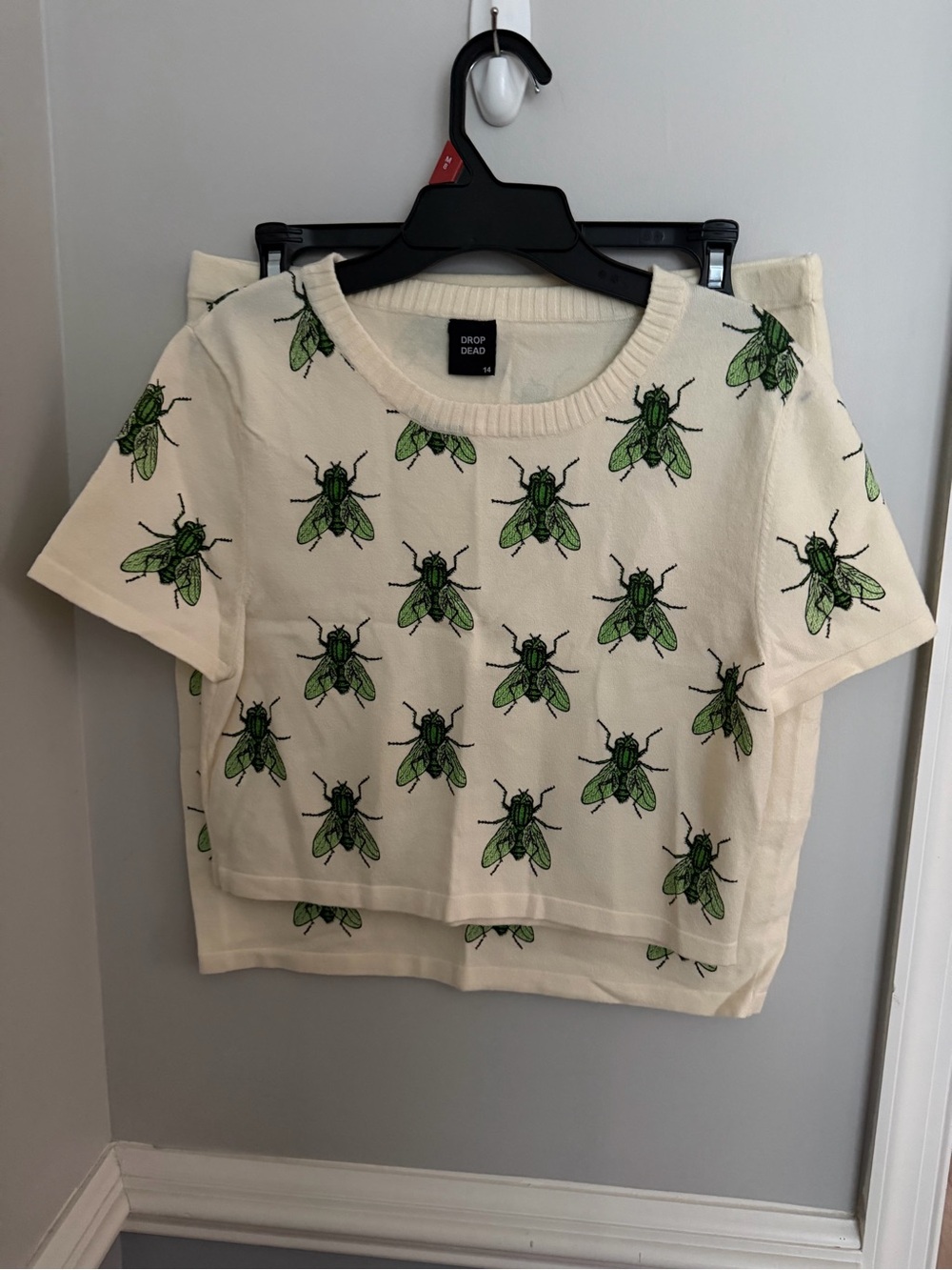 Drop Dead Cream Knit Skirt Set with Green Fly Print Size 10.